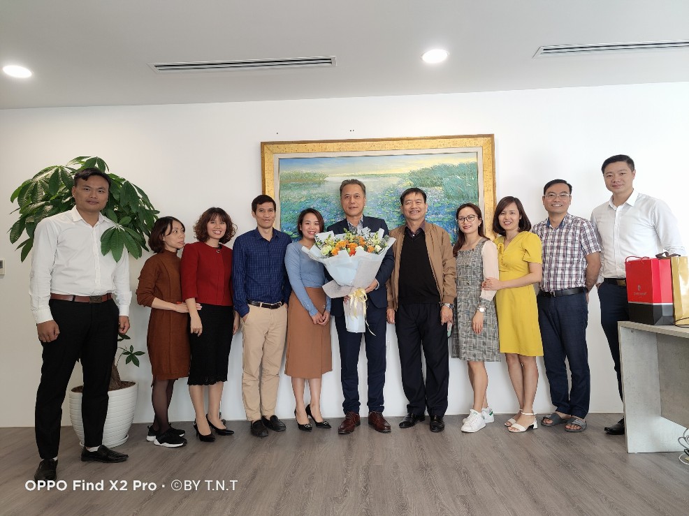 MỪNG SINH NHẬT TỔNG GIÁM ĐỐC - CÔNG TY CỔ PHẦN TẬP ĐOÀN TELIN